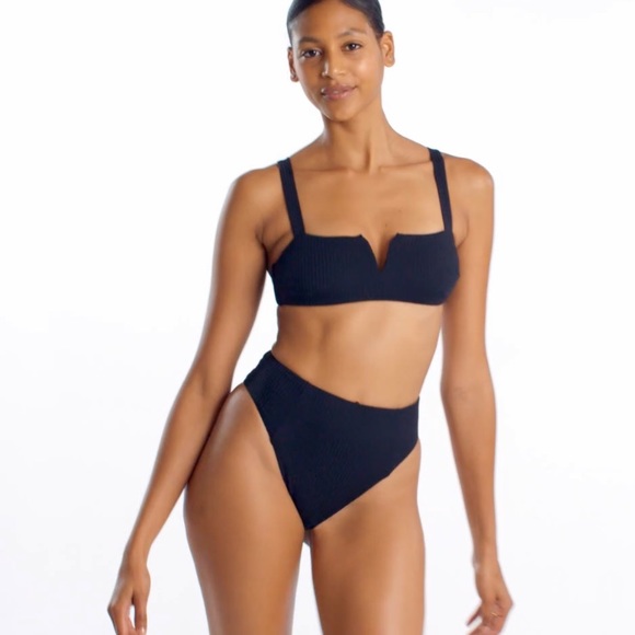 NWT Vitamin A Kaya Bikini Top - Picture 3 of 10